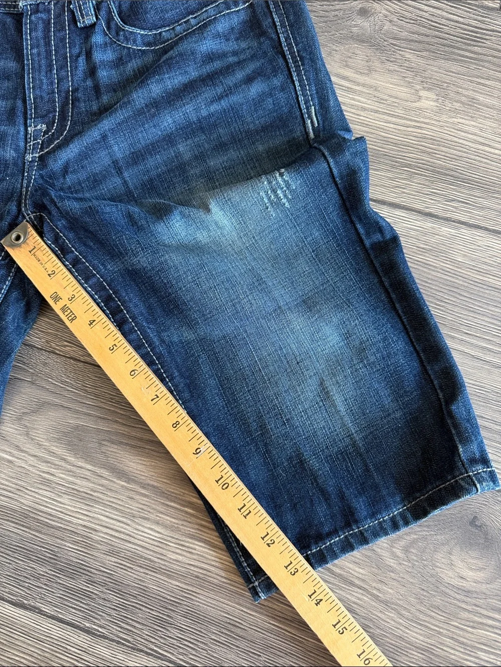 GUESS Jeans size 31 Distressed Denim Bermuda Shorts Y2K Long Jorts
